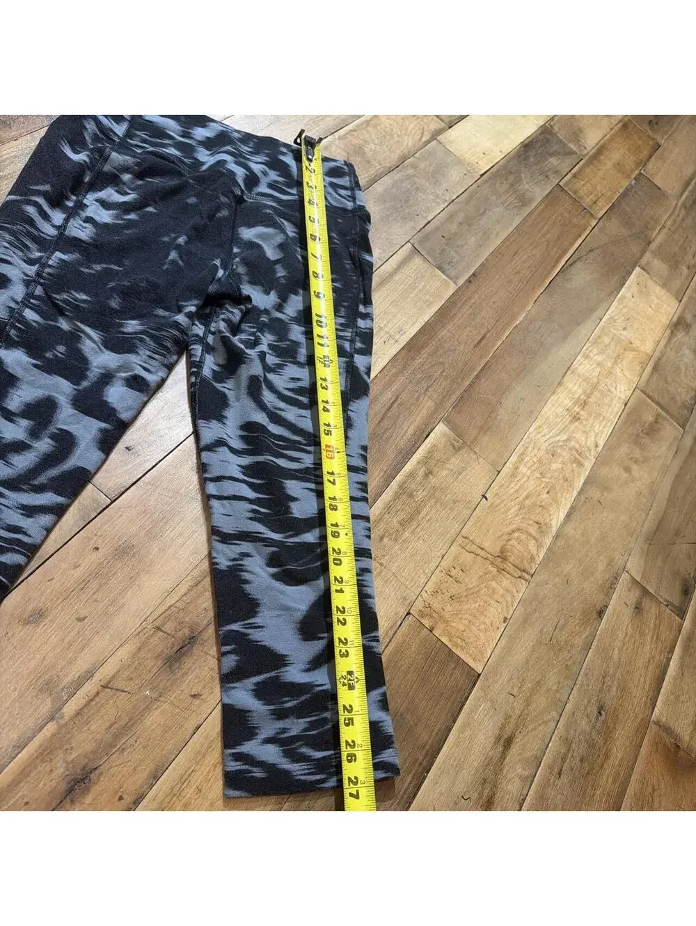 Nike Women's Grey and Multi Legging